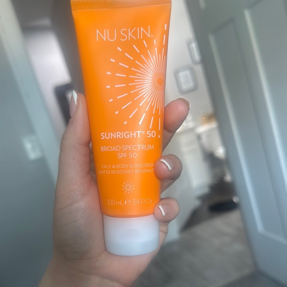 Skin Sunright 50 Broad Spectrum SPF 50 - Orange